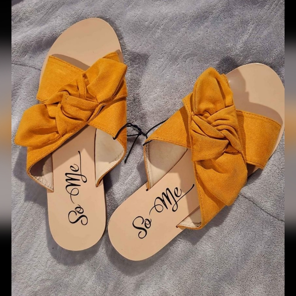 So Me Velvet Sandals 6.5